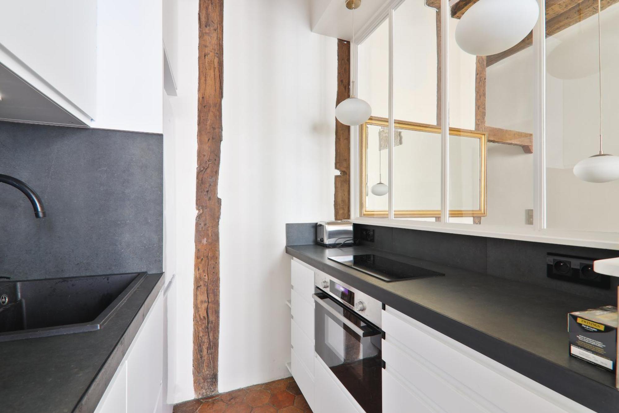 Quartier Pantheon 2 Free Netflix Apartment